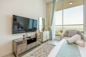 In-room safe, iron/ironing board, free WiFi, bed sheets