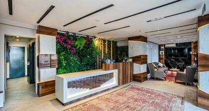 Hilltown Airport Hotel