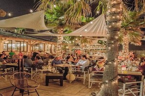 Outdoor dining - Apartment in Torremolinos by the Beach (Torremolinos)