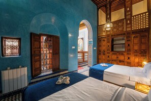 5 habitaciones, tabla de planchar con plancha, internet y ropa de cama 