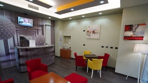Reception - Hotel Driti (Tirana)