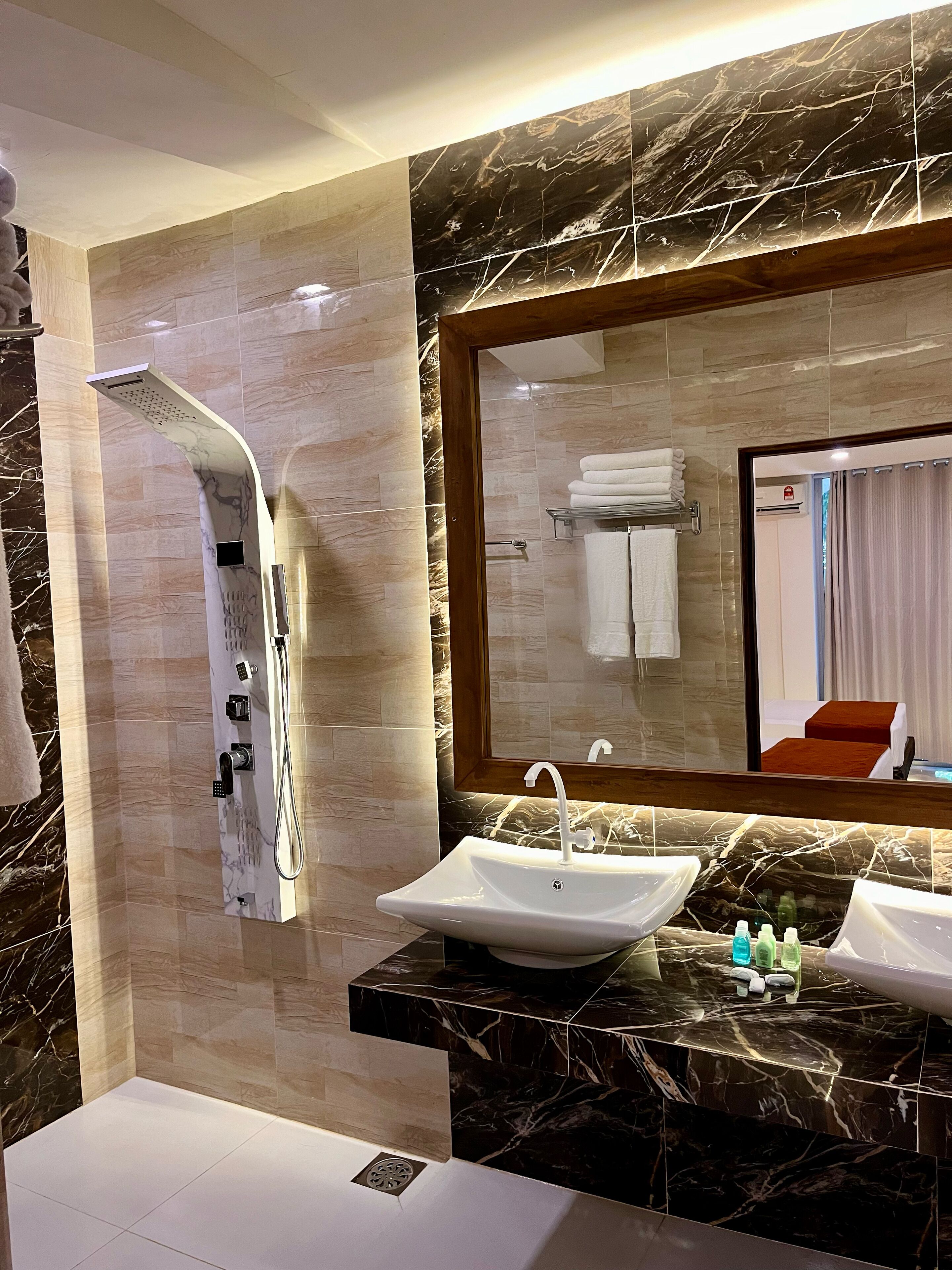 Phòng Suite dành cho gia đình, ban công, quang cảnh vườn | Phòng tắm