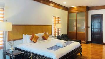 Hus – premium, sjøutsikt | Safe på rommet, blendingsgardiner, lydisolert og strykejern/-brett