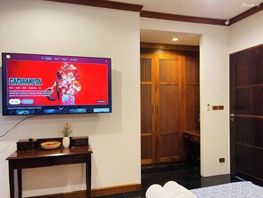 Premium House, Sea View | In-room safe, blackout drapes, soundproofing, iron/ironing board