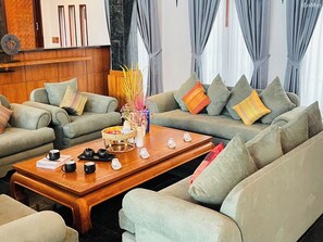 Premium House, Sea View | Living area | Computer monitors, printers