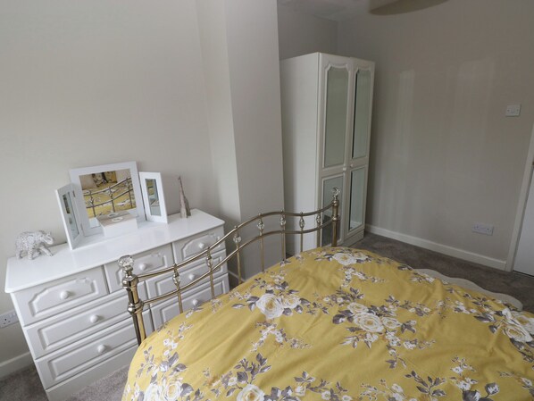 3 bedrooms, individually decorated, individually furnished, free WiFi
