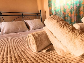 2 bedrooms, iron/ironing board, WiFi, bed sheets