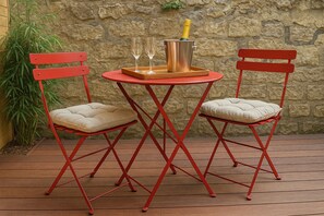 Outdoor dining - La Maison du 18, Charming B&B for 1 to 6 people in the heart of Chantilly (Chantilly)