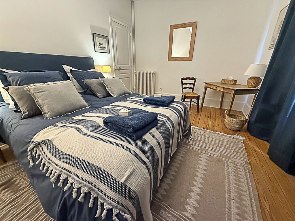 3 slaapkamers, een strijkplank/strijkijzer, wifi, beddengoed