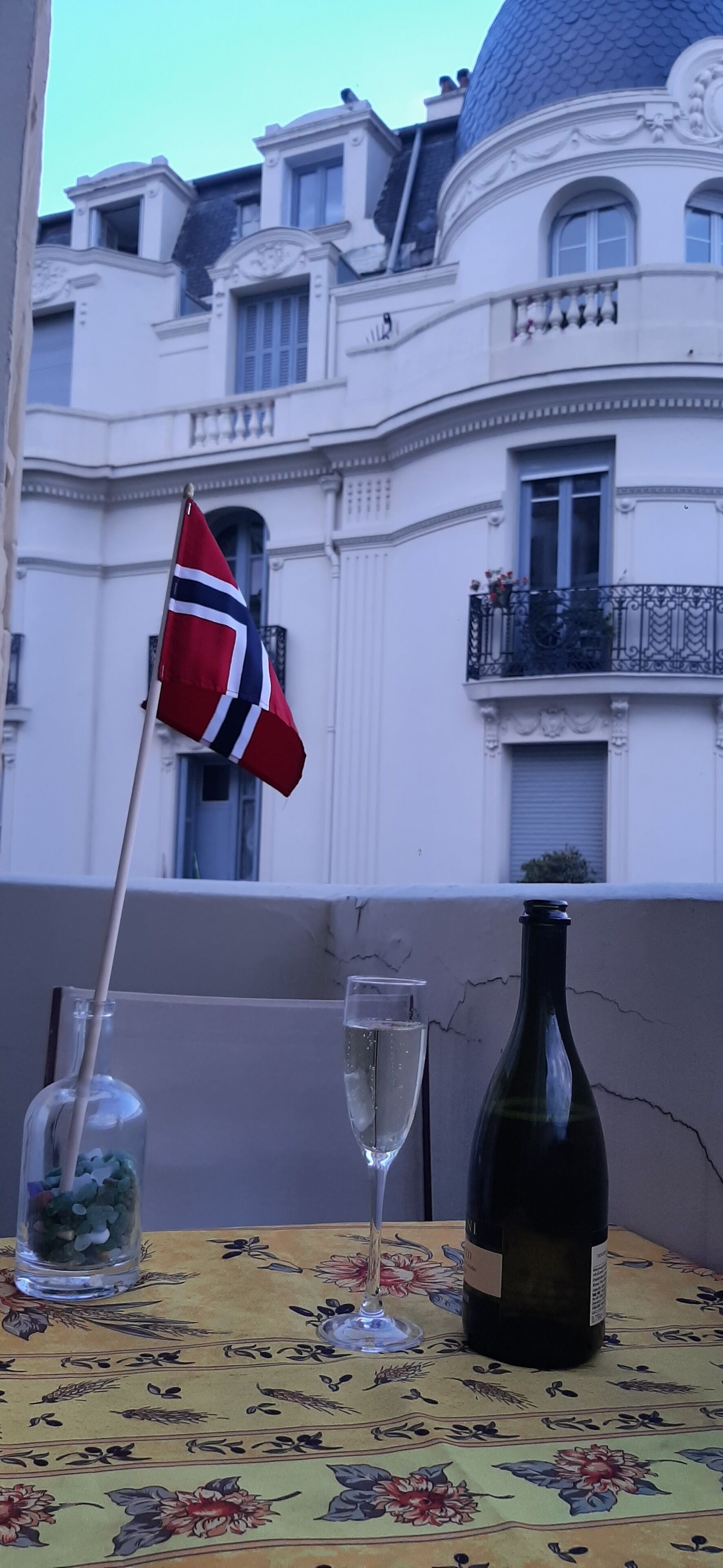 تناول الطعام بالخارج