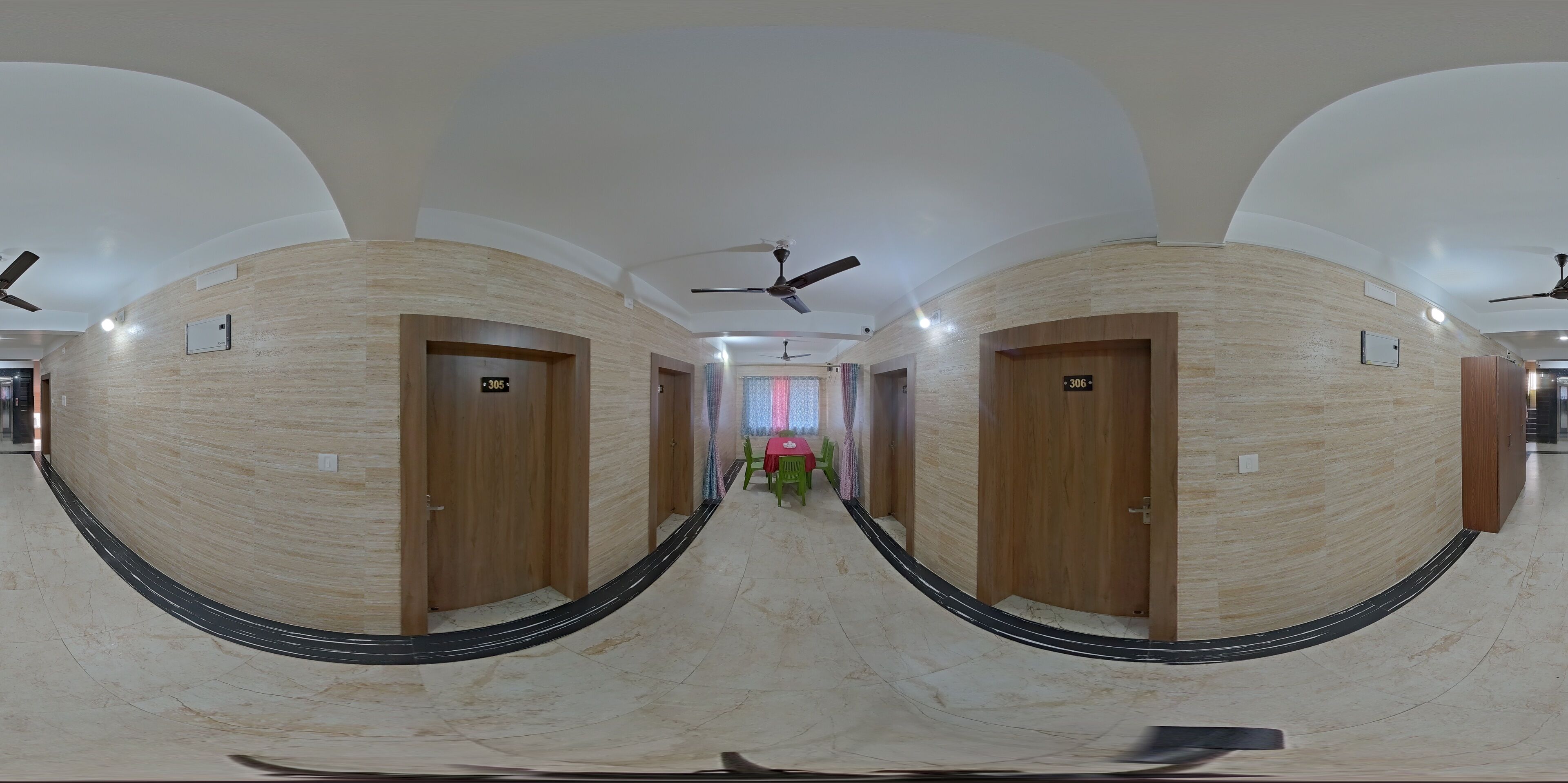 Habitación Premium | Ropa de cama de alta calidad, camas Select Comfort, escritorio y cunas 