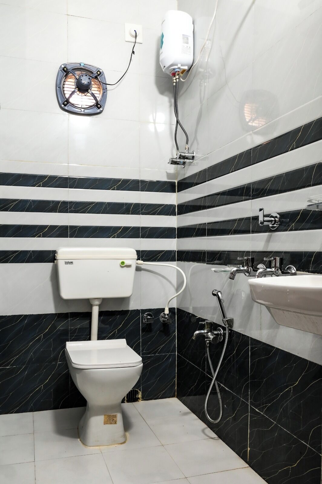 Quarto superluxo | Banheiro | Chuveiro, chuveiro com efeito de chuva, produtos de toalete grátis 