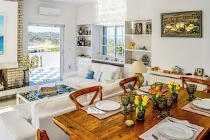Dining - Cosy villa with a wonderful view of Skiathos town (Skiathos)