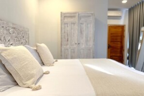 3 bedrooms, iron/ironing board, WiFi, bed sheets - Tropical villa, koh samui (Chang Wat Surat Thani)