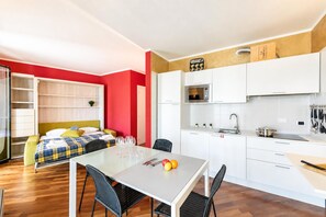 Standard Studio, Balcony (Charming Apartment Genova City View) | Dining - Charming Apartment Genova City View (Genoa)