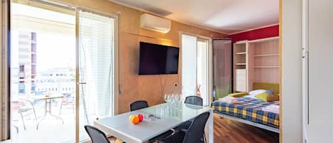 Estudio estándar (Charming Apartment Genova City View) | Restaurantes