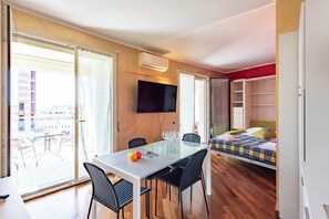 Standard Studio (Charming Apartment Genova City View) | Dining - Charming Apartment Genova City View (Genoa)