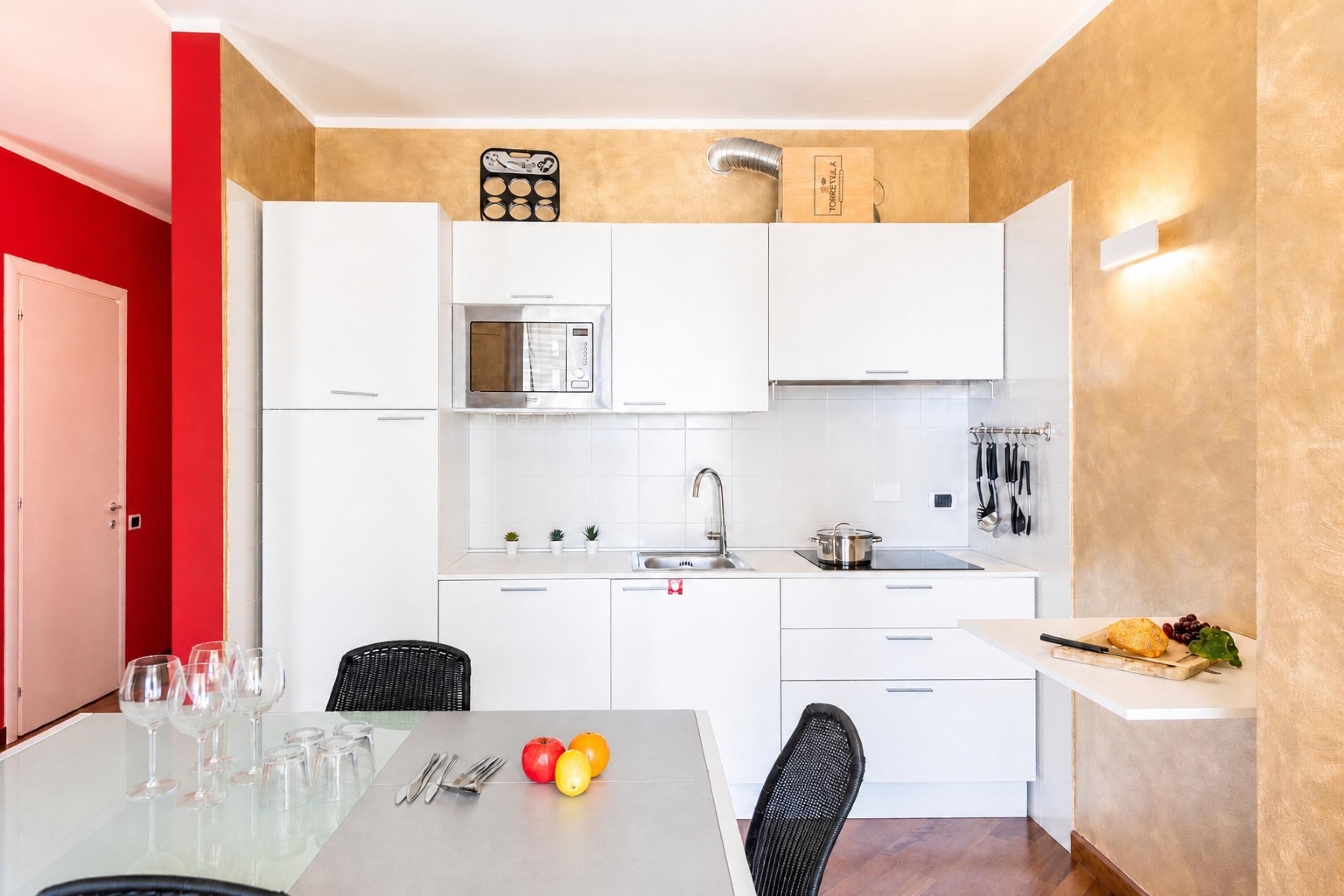 Standard Studio, Balcony (Charming Apartment Genova City View) | Private kitchen