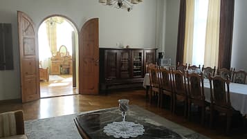 Appartement Présidentiel | Bureau, espace de travail pour ordinateur portable, rideaux occultants