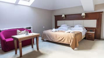 Superior Double Room | Desk, laptop workspace, blackout curtains, iron/ironing board