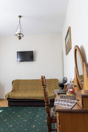 Bureau, espace de travail pour ordinateur portable, rideaux occultants