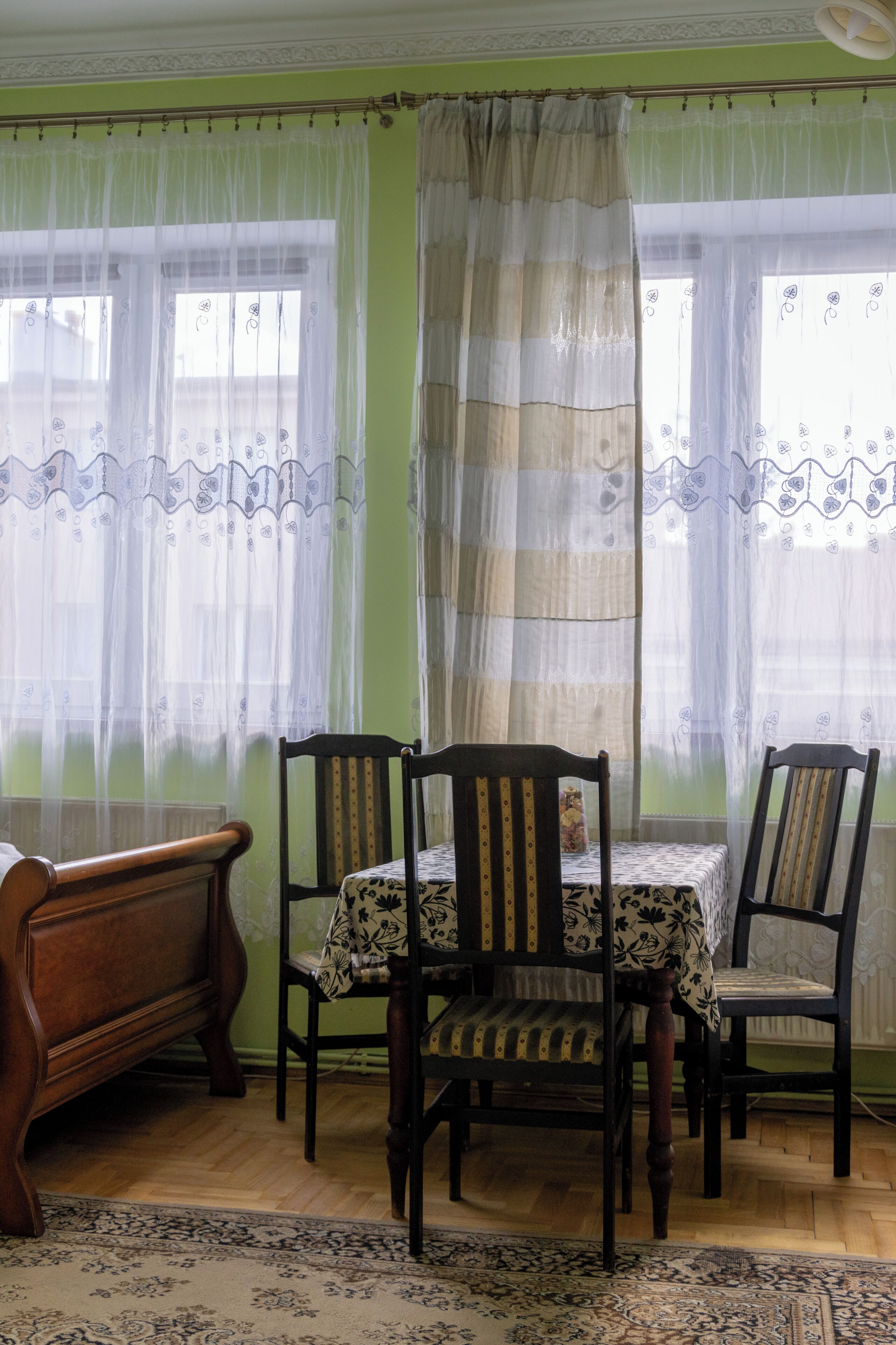 Familien-Dreibettzimmer | Schreibtisch, laptopgeeigneter Arbeitsplatz, Verdunkelungsvorhänge