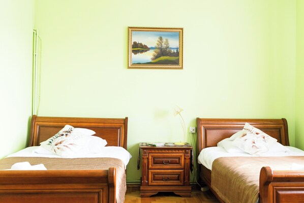 Twin Room | Desk, laptop workspace, blackout drapes, iron/ironing board (on request) - Rezydencja Jagiellońska (Sanok)