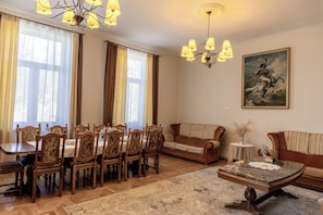 Presidential-Apartment | Schreibtisch, laptopgeeigneter Arbeitsplatz, Verdunkelungsvorhänge