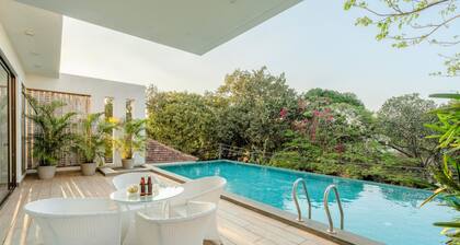 Lux 4bhk w Elevated Pool 3km to Beach Lazy Duck