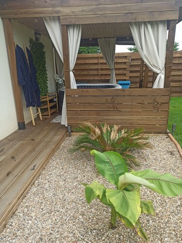 Loft en pleine nature, spa privatif, 
salon de massage, idéal pour se reposer