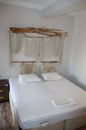 Deluxe Double Room, Non Smoking | Free WiFi - Herrera Otel & Tiny Houses (Ezine)
