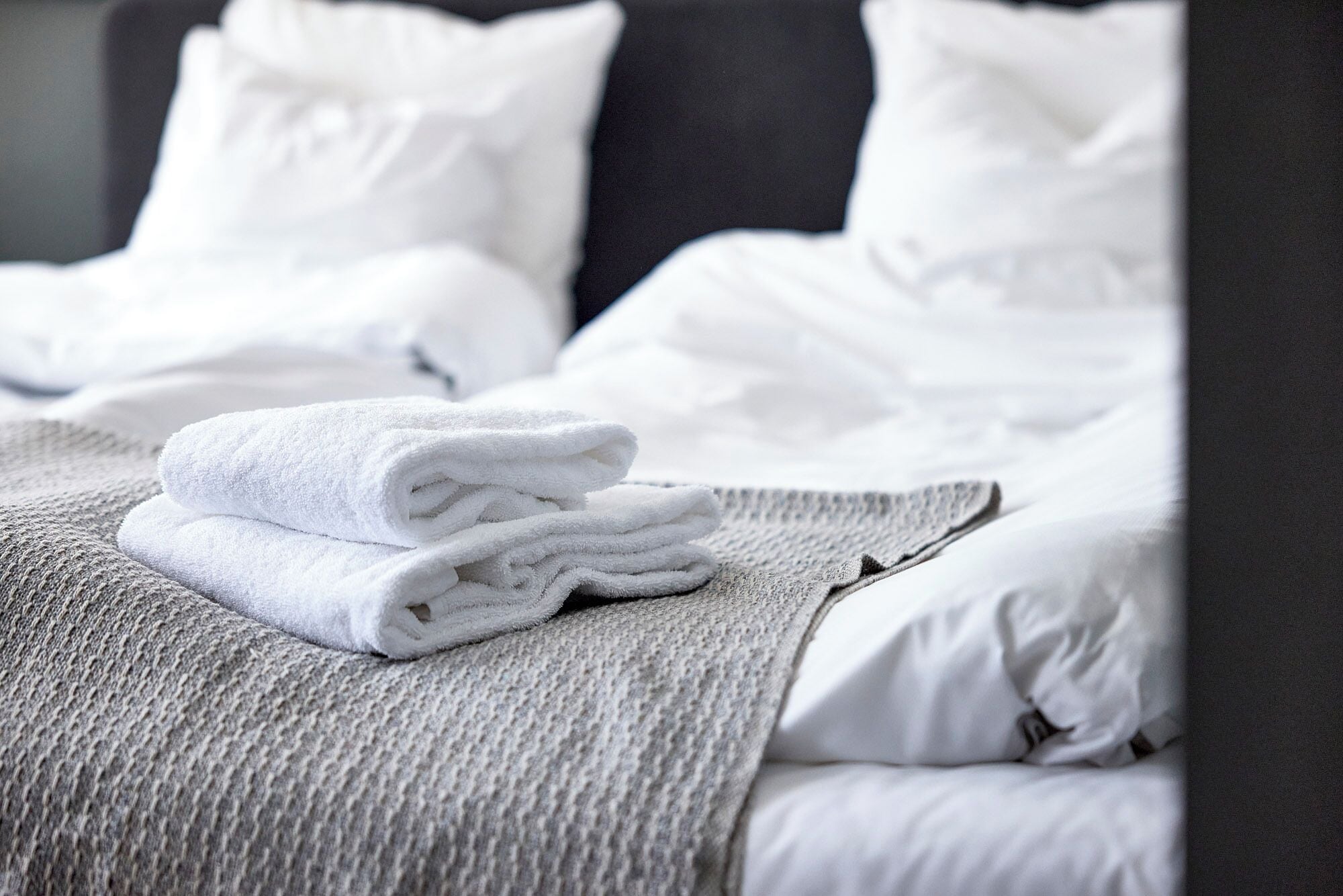Free WiFi, individually decorated, individually furnished, bed sheets