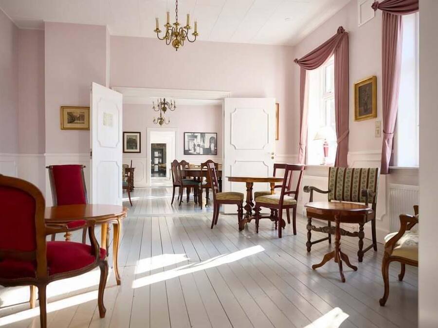 Téléviseur à écran plat de 40 po avec télévision numérique