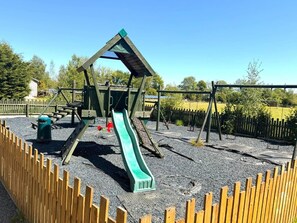 Children's area - Glan yr Afon Tri - Relax, Recuperate, Hot Tub (Welshpool)