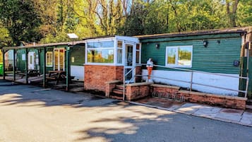 Cabin | Exterior