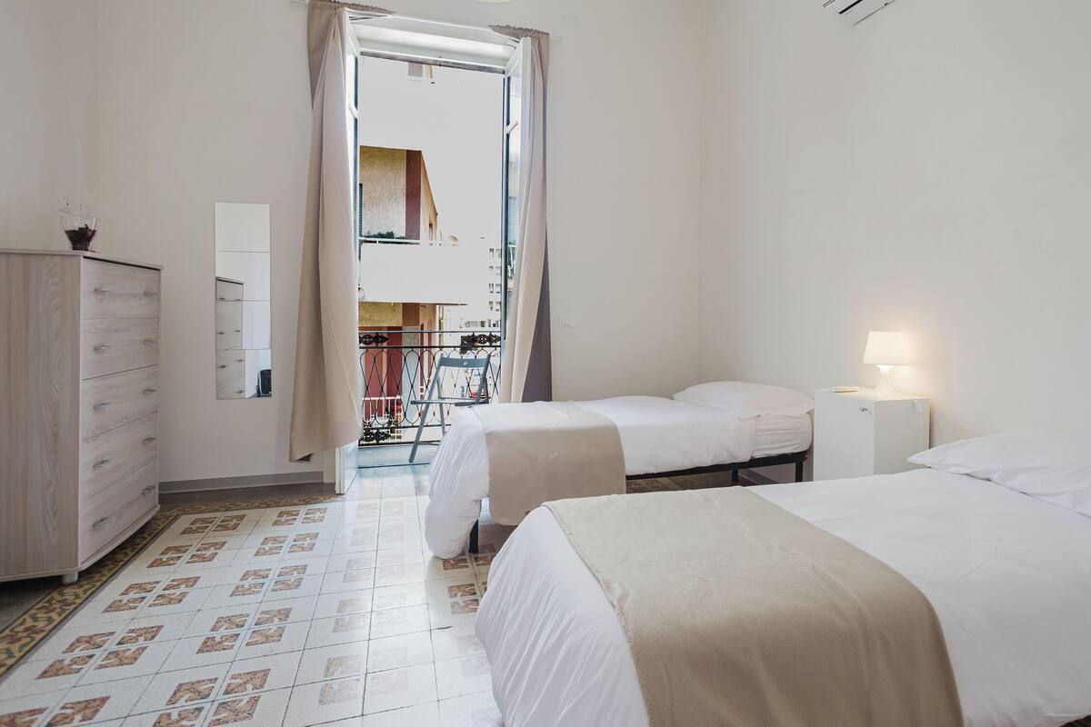 Cubrecamas, wifi gratis y ropa de cama