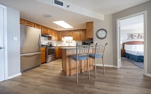 Condo, 3 Bedrooms | Interior