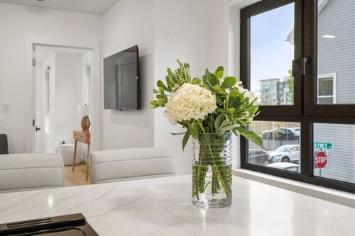 Boston Skyline Stay | 1BR + City Views