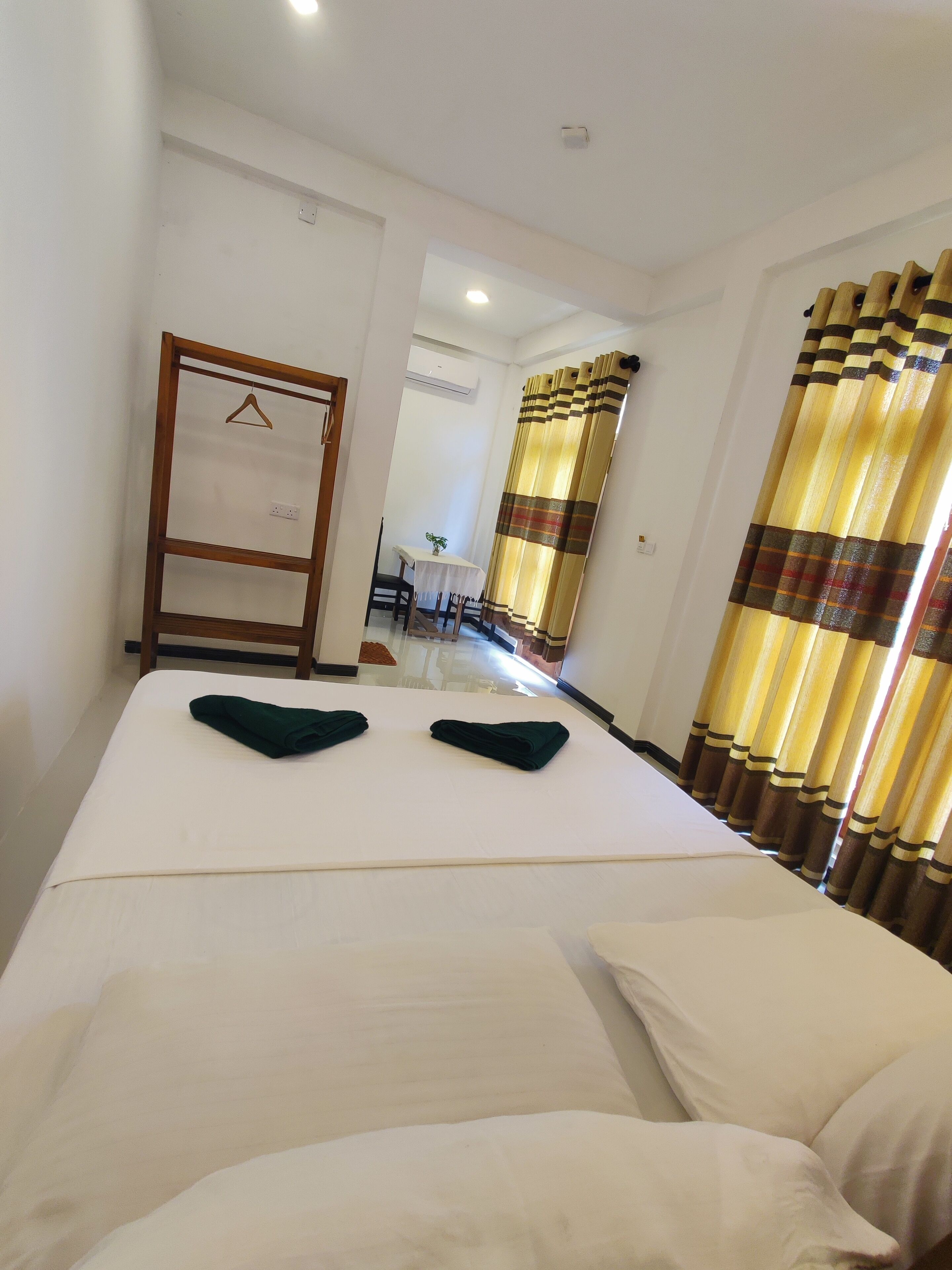 Phòng đôi tiện nghi đơn giản, quang cảnh vườn | Bàn, truy cập Internet không dây miễn phí, bộ trải giường 