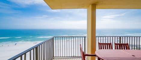 Condo, 3 habitaciones | Restaurante al aire libre