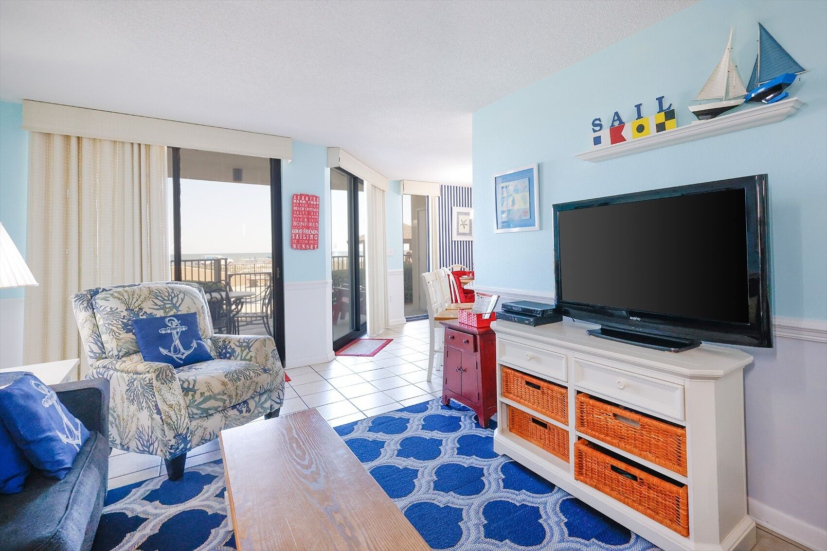 Condo, 1 Bedroom | Living area