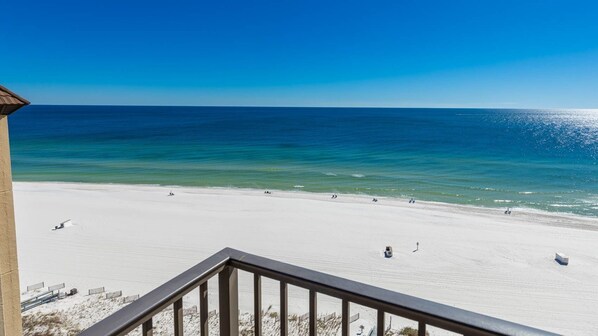 Condo, 3 Bedrooms | Property grounds