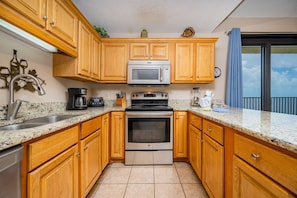 Appart'hôtel, 3 chambres | Cuisine privée | Réfrigérateur, four, cafetière/bouilloire