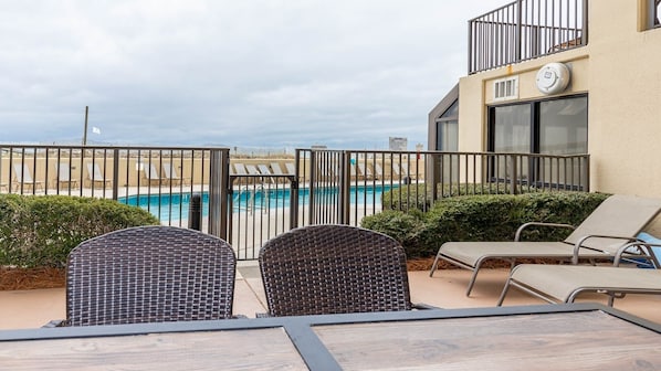 Appart'hôtel, 3 chambres | Piscine | Piscine couverte, piscine extérieure