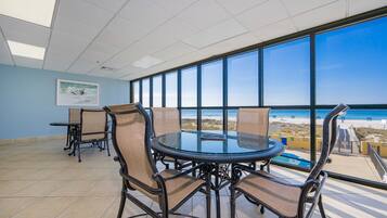 Condo, 2 Bedrooms | Dining