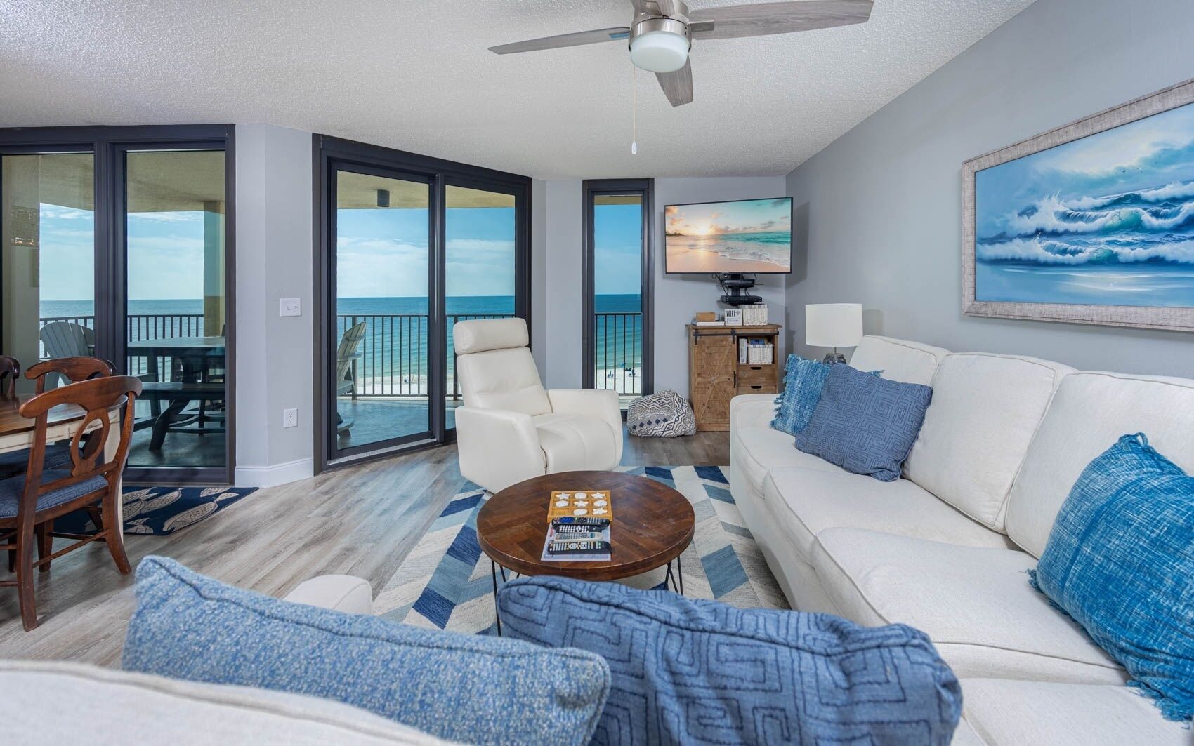 Condo, 3 Bedrooms | Living area