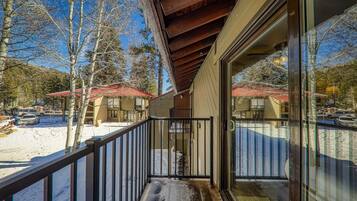 Condo, 1 Bedroom | Property grounds