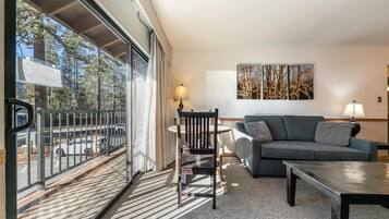 Condo, 1 Bedroom | Living area
