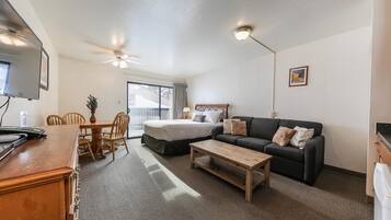 Condo, 1 Bedroom