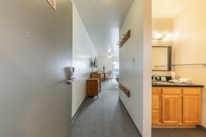 Condo, 1 Bedroom | Bahagian dalam
